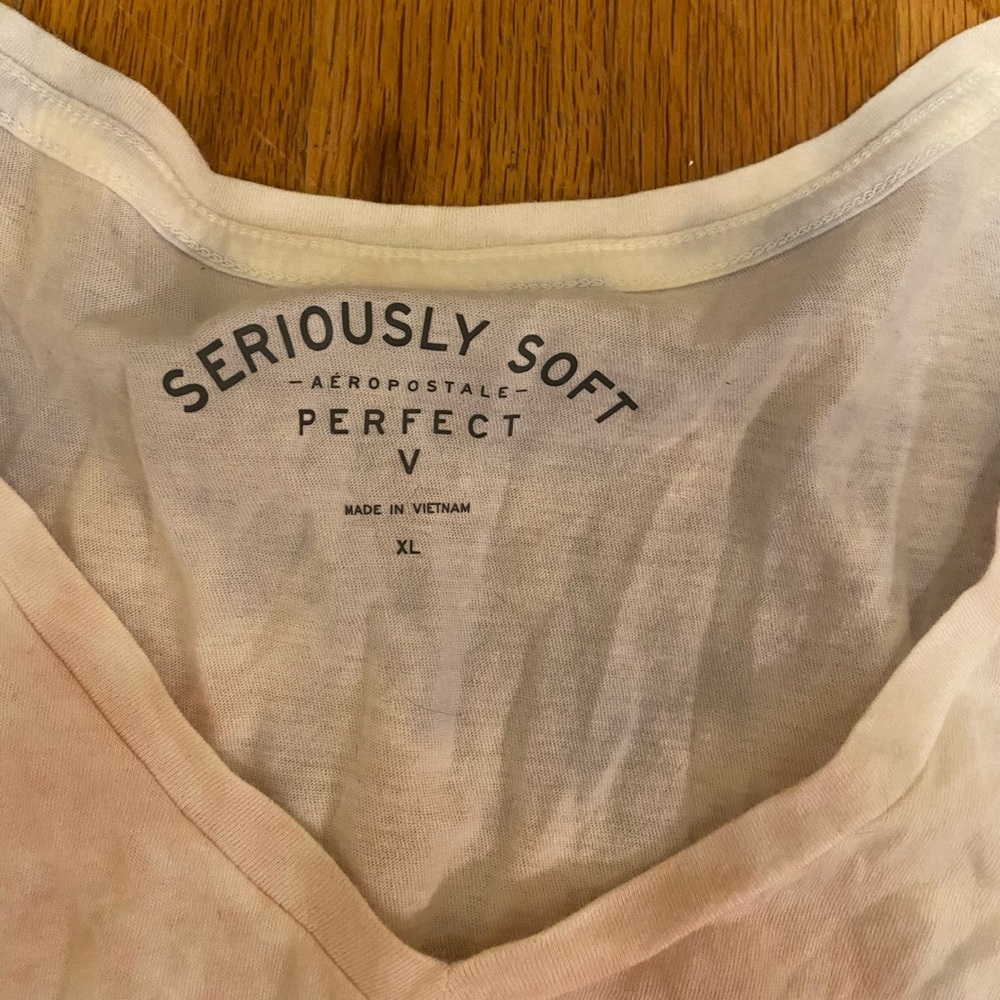 Aeropostale v neck tee